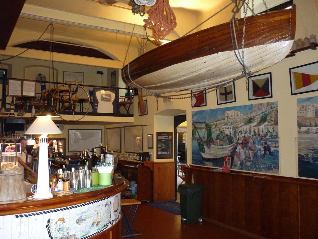 Club Nautico Savona Hotel Buitenkant foto