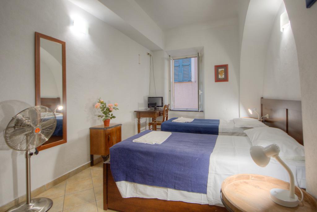 Club Nautico Savona Hotel Buitenkant foto
