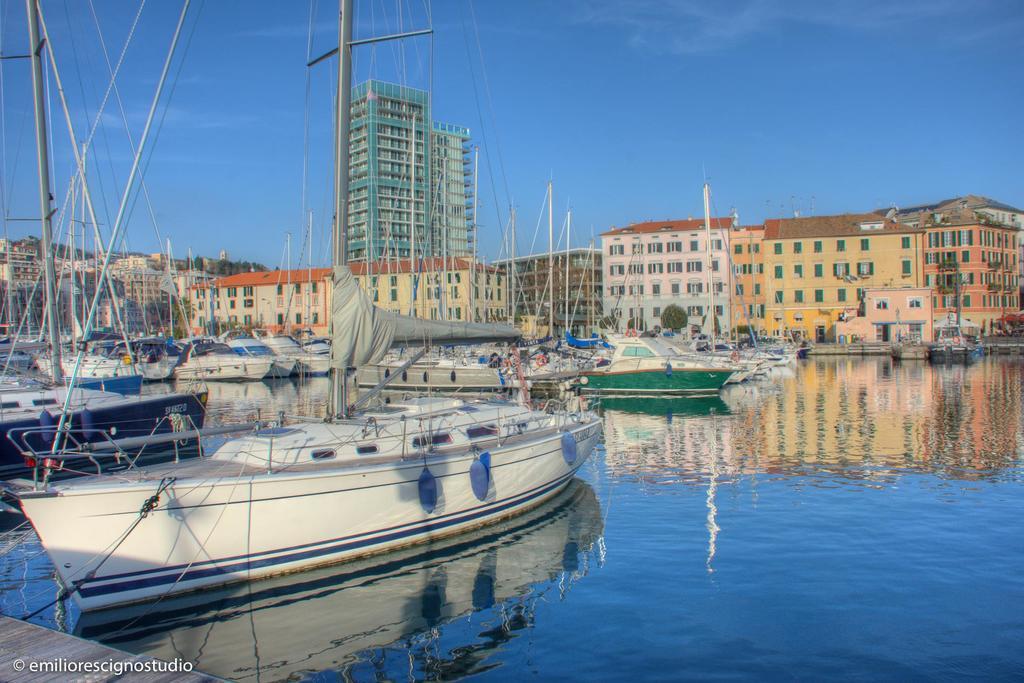 Club Nautico Savona Hotel Buitenkant foto